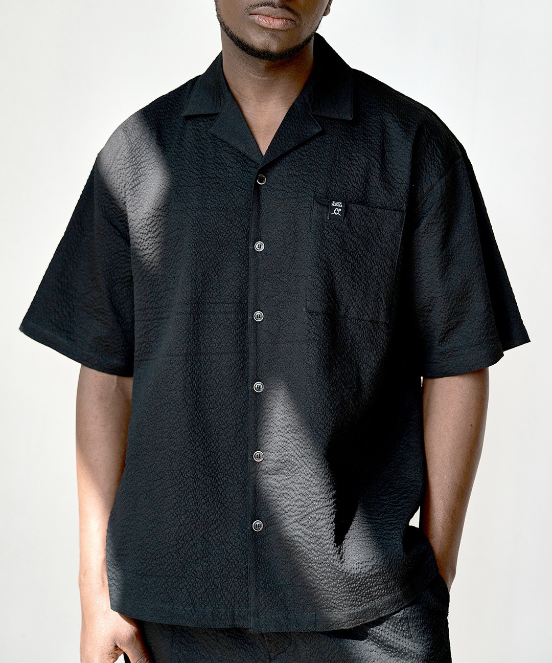 시어서커 오픈 카라 반팔 셔츠 (블랙)